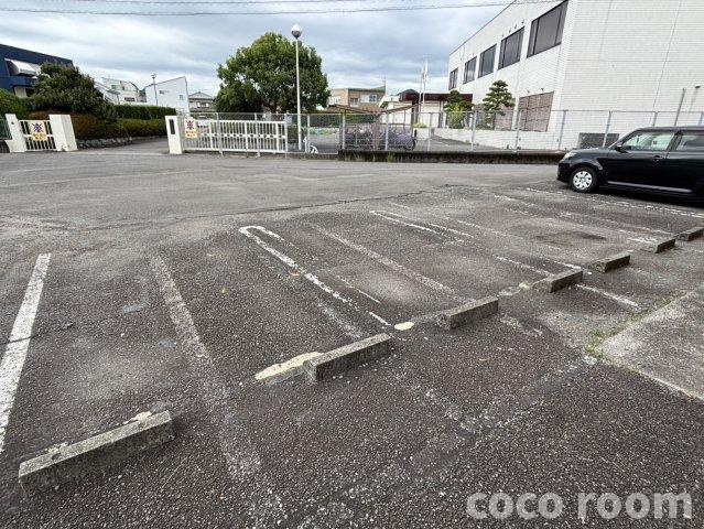 タウニィＪＵＮの駐車場