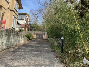 【前面道路含む現地写真】 | 伊東市川奈　戸建