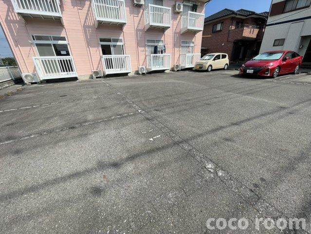 フローレンス光陽の駐車場