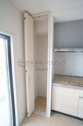 エルピスN5の収納|工事途中の室内写真でございます。
参考、同建物・反転間取りの号室