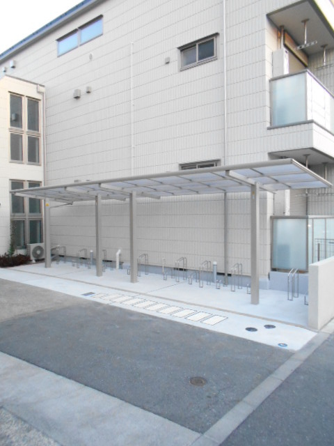 ペルルメゾンの駐車場