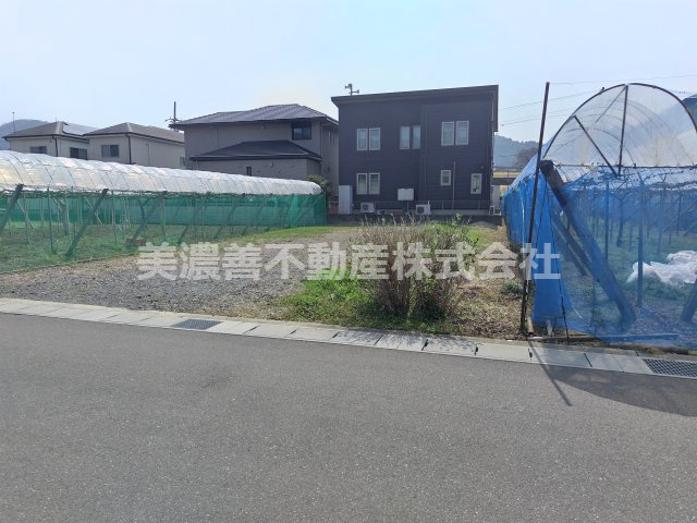 ６５１３７　岐阜市雄総柳町土地の外観