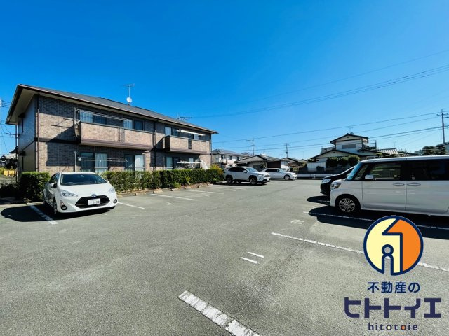 グランシャリオ徳久の駐車場