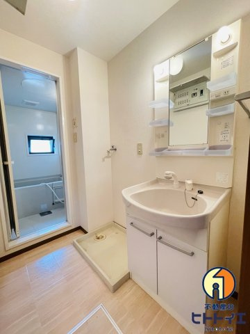 グランシャリオ徳久の洗面所