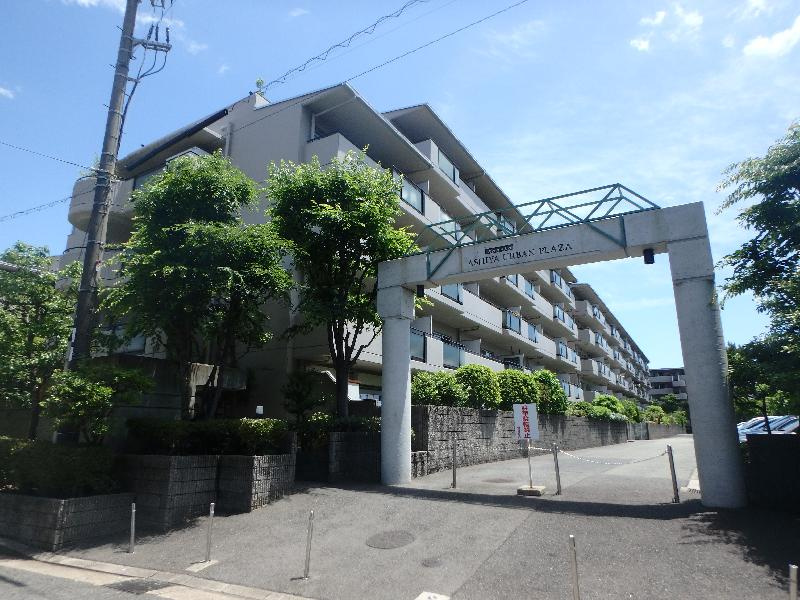 カネボウ芦屋アーバンプラザの外観