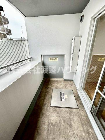 レジディア江坂のバルコニー