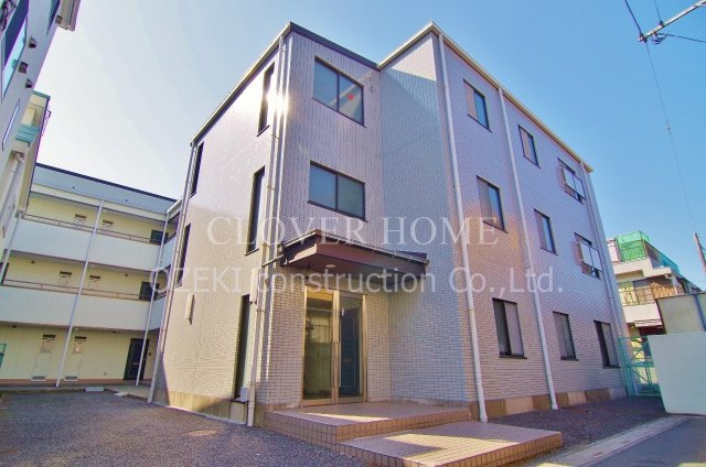 グレイスハイム越谷のエントランス