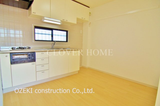 グレイスハイム越谷の居間・リビング