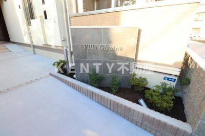 【エントランス】 | Villa Glycine | 建物の内部です