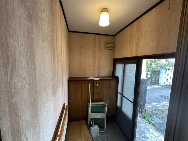 堺市西区草部の玄関