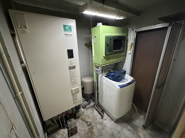 堺市西区草部のランドリースペース