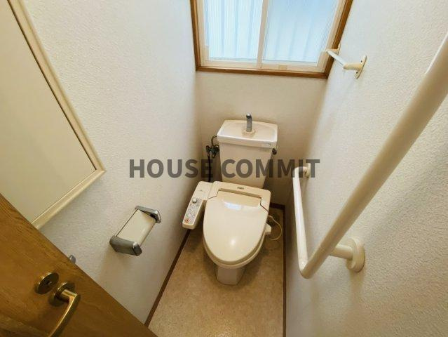 八街市八街ほ中古戸建のトイレ