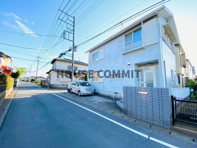 八街市八街ほ中古戸建の前面道路含む現地写真