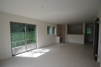 【居間・リビング】 | 【仲介手数料無料！！】稲城市平尾2丁目　新築戸建て（全2棟）2号棟　5099万円