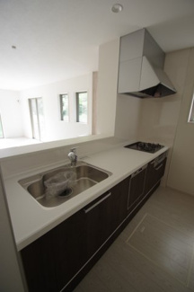 【キッチン】 | 【仲介手数料無料！！】稲城市平尾2丁目　新築戸建て（全2棟）2号棟　5099万円