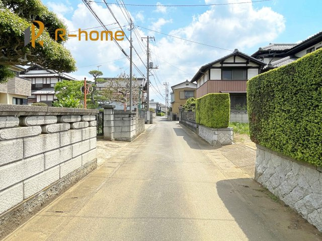 土浦市中高津2丁目　新築戸建て　C号棟の前面道路含む現地写真|『今から見たい！』大歓迎です♪
お気軽にＲ－ｈomeまでお問い合わせください。