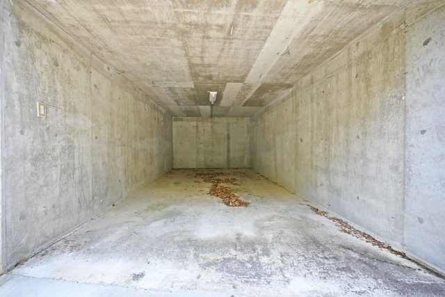 宝塚市中筋山手5丁目中古戸建│3LDK+駐車1台可（ビルトインガレージ）の駐車場|ビルトインガレージの内観写真です。
駐車1台可能です。