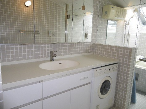 ＶＩＳＣＯＮＴＩ覚王山の洗面所