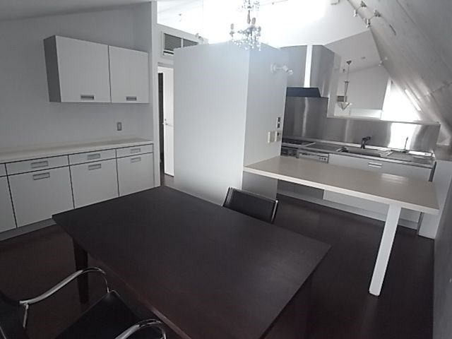 ＶＩＳＣＯＮＴＩ覚王山の居間・リビング