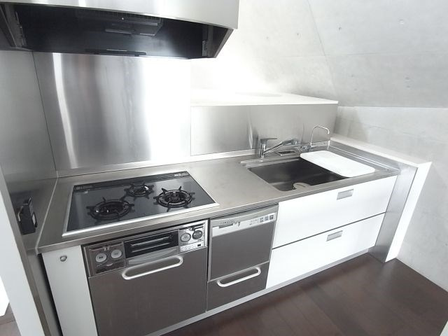 ＶＩＳＣＯＮＴＩ覚王山のキッチン