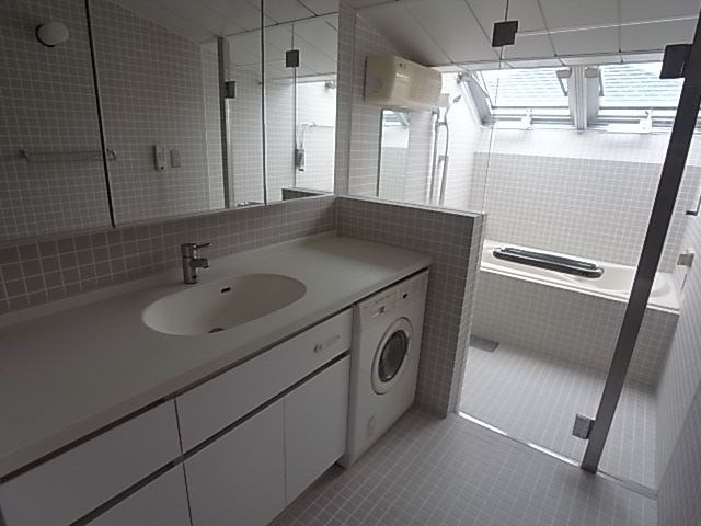 ＶＩＳＣＯＮＴＩ覚王山のキッチン