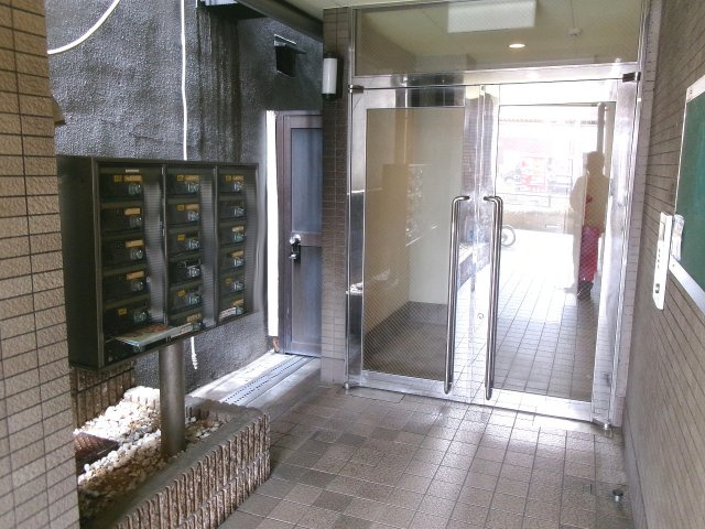 Sキューブ本町のエントランス