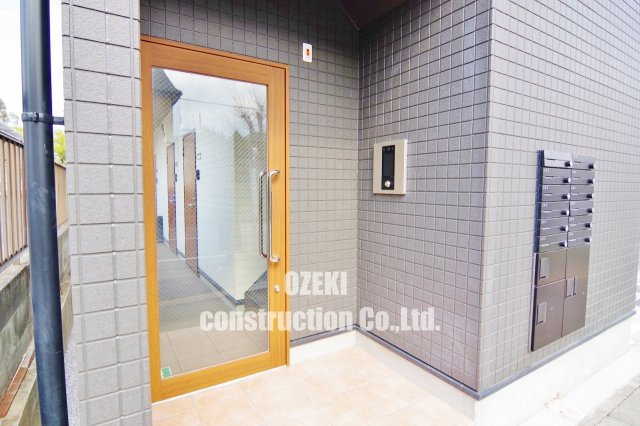 SGクレスト越谷大沢のエントランス