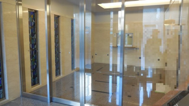 プレミアステージ湯島のエントランス