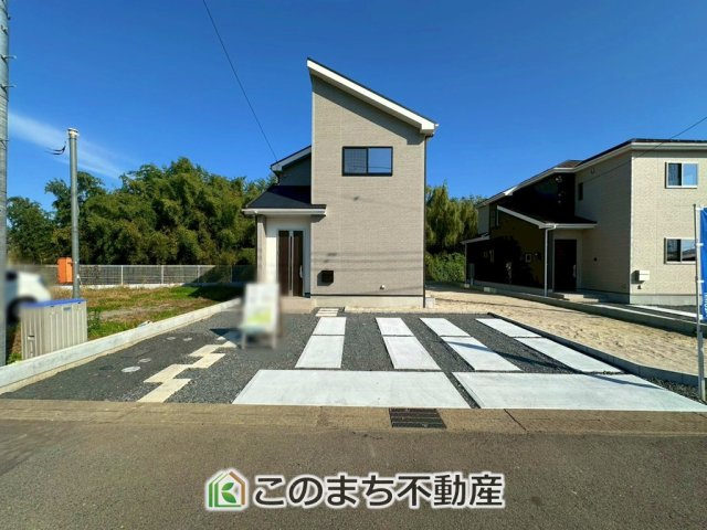 いろどりアイタウン宇都宮市岩曽町24-P1の駐車場|お車並列３台分ご用意しております♪
