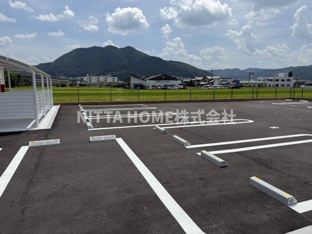 プライベース井倉（PRiVACE INOKURA）の駐車場|敷地内に駐車場が付いています！