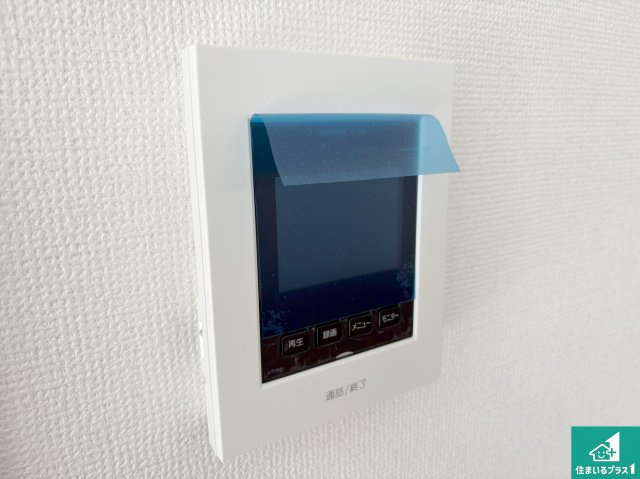 守山市下之郷　第1期　新築一戸建ての防犯設備|カラーモニターインターホン！声だけでなく来訪者の姿や顔がモニターで確認できるので、小さなお子様がいらっしゃるご家庭でも安心できます！