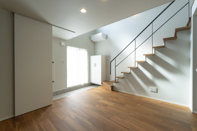 八戸市大字大久保字下大久保の居間・リビング