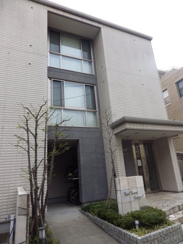 ツインテラス春日1の外観