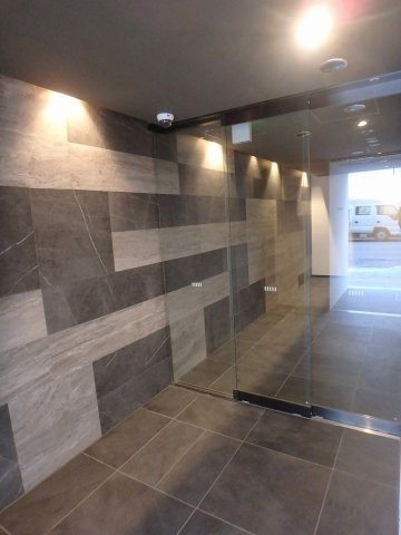 ライトテラス上野のエントランス