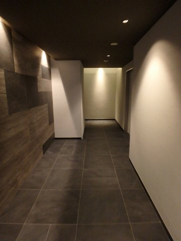 ライトテラス上野のエントランス