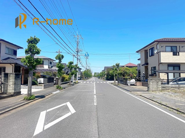 取手市光風台3丁目24-1期　新築戸建て　1号棟の前面道路含む現地写真|『今から見たい！』大歓迎です♪
お気軽にＲ－ｈomeまでお問い合わせください。