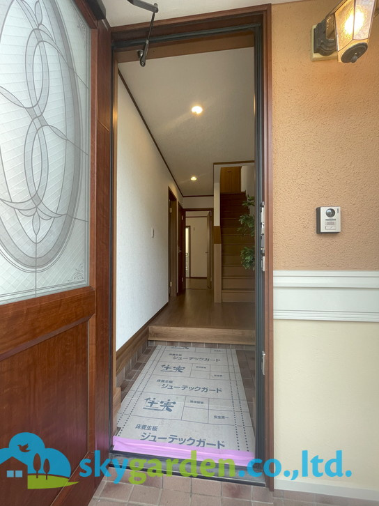 藤沢市西富　中古戸建の玄関