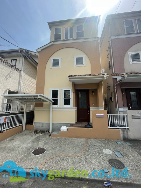 藤沢市西富　中古戸建の外観