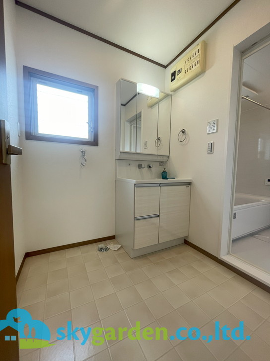 藤沢市西富　中古戸建の独立洗面台