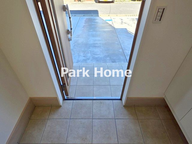 高知市福井町 3号地 新築戸建ての玄関