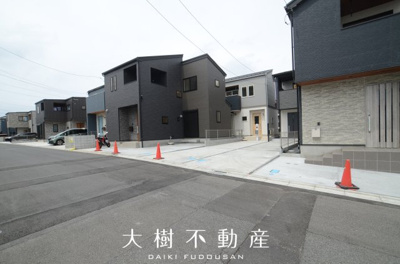 【前面道路含む現地写真】 | 座間市西栗原1丁目　新築戸建て　全4棟【仲介手数料無料】