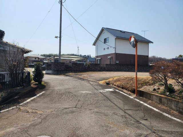 高崎市金井淵町売土地の前面道路含む現地写真