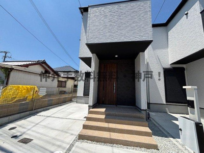 【外観】 | 神戸市垂水区中道5丁目　新築戸建2号棟　仲介手数料無料！ | 落ち着いた雰囲気の外観です