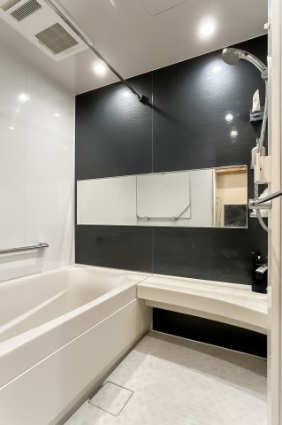 エクセラージュ片瀬江ノ島の浴室