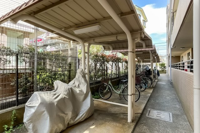 エクセラージュ片瀬江ノ島の駐輪場