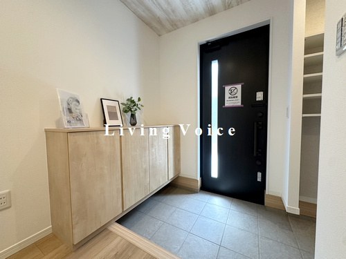 【玄関】 | 【仲介手数料０円】相模原市第3中央区淵野辺本町　新築一戸建て　3号棟　全3棟 | 相模原市第3中央区淵野辺本町　新築一戸建て　全3棟