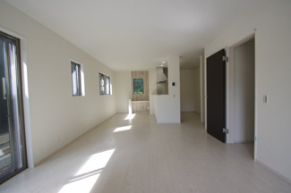 【居間・リビング】 | 【仲介手数料無料！！】稲城市平尾2丁目　新築戸建て（全2棟）1号棟　4899万円