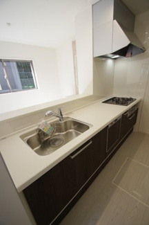 【キッチン】 | 【仲介手数料無料！！】稲城市平尾2丁目　新築戸建て（全2棟）1号棟　4899万円