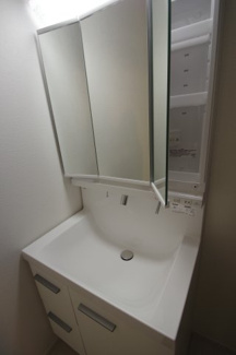 【洗面所】 | 【仲介手数料無料！！】稲城市平尾2丁目　新築戸建て（全2棟）1号棟　4899万円