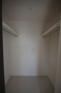 【収納】 | 【仲介手数料無料！！】稲城市平尾2丁目　新築戸建て（全2棟）1号棟　4899万円 | WIC